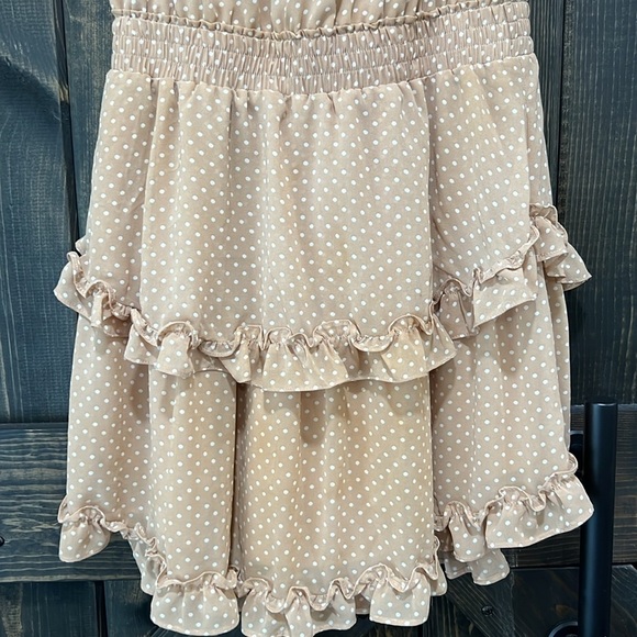 FAVLUX Off The Shoulder Ruffle Dress M Polka Dot Boho Chic Tiered Tan Stretch - Picture 4 of 9